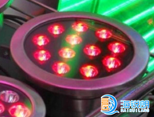 红色低压水下灯